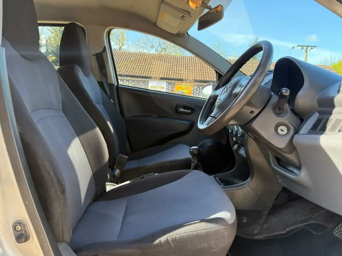 2013-suzuki-alto-10-sz-big-11