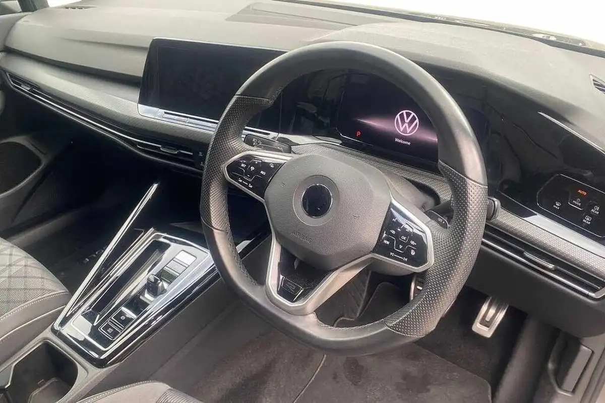 2022-volkswagen-golf-15-etsi-r-line-150ps-hatchback-big-5