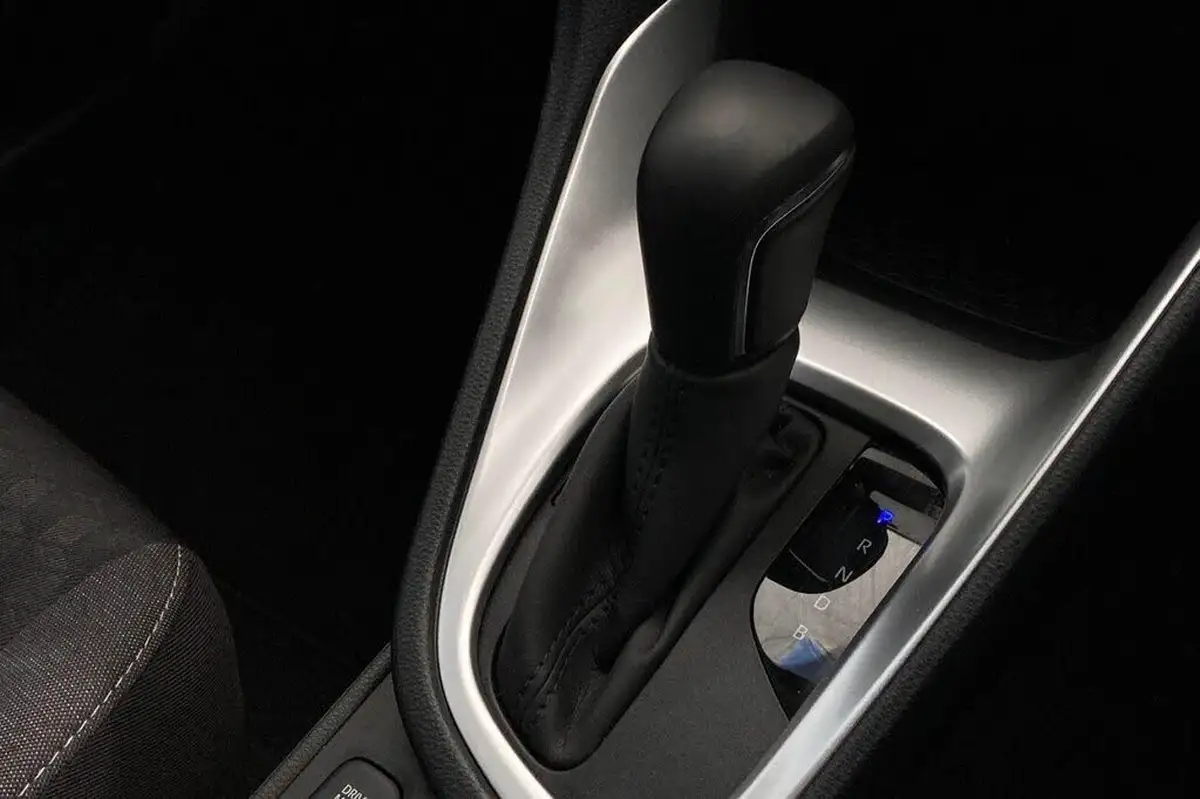 2024-toyota-yaris-15-vvt-i-design-big-16