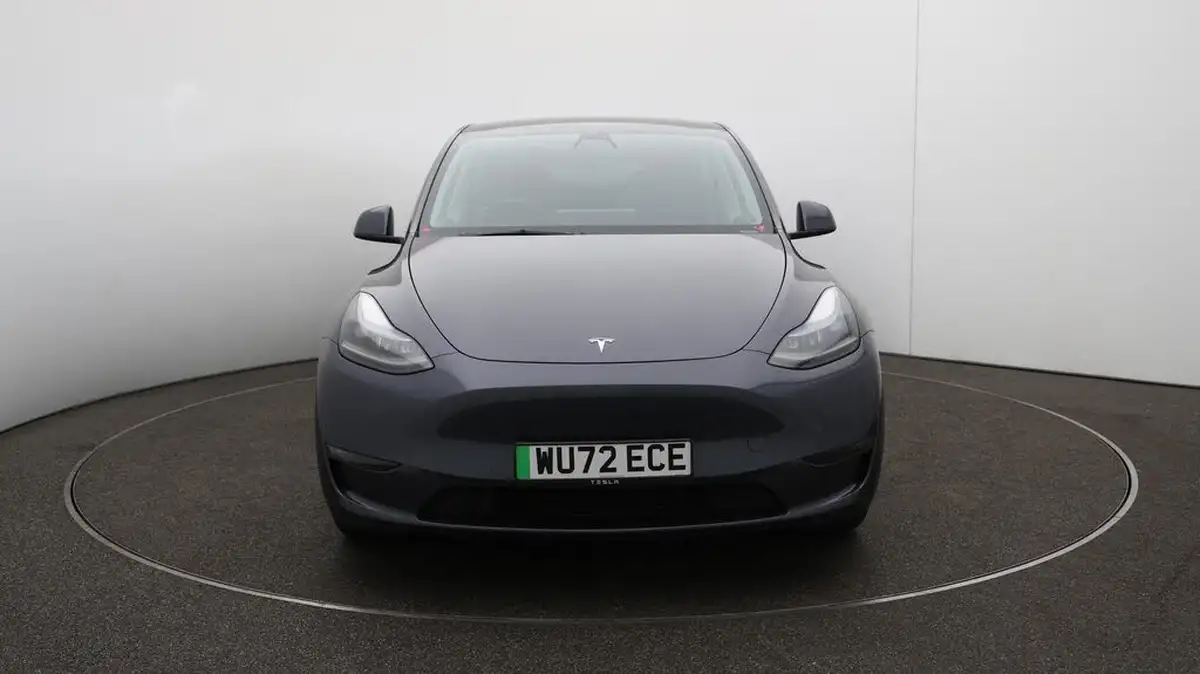 2022-tesla-model-y-e-long-range-big-22