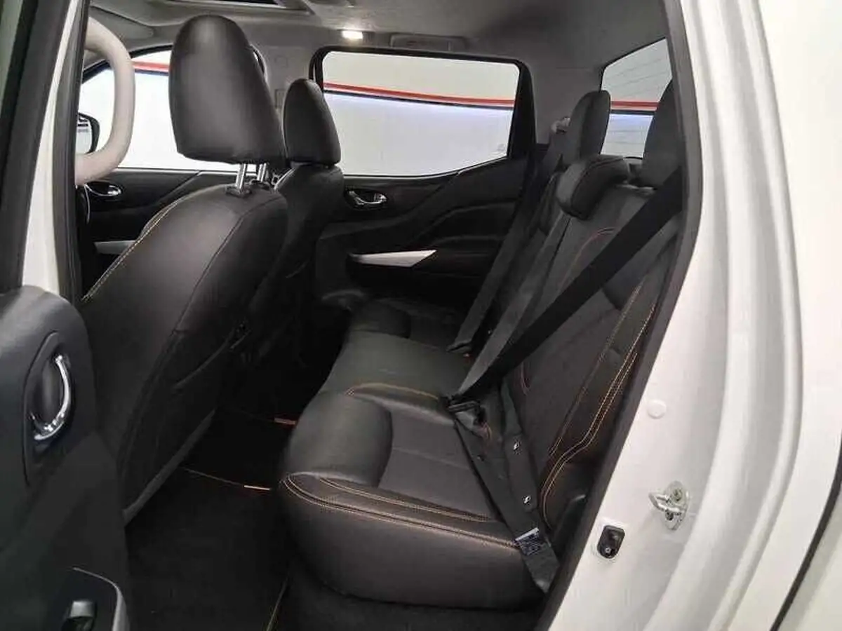 2019-nissan-navara-23dci-tt-n-guard-8-navileathersunroof-auto-big-15