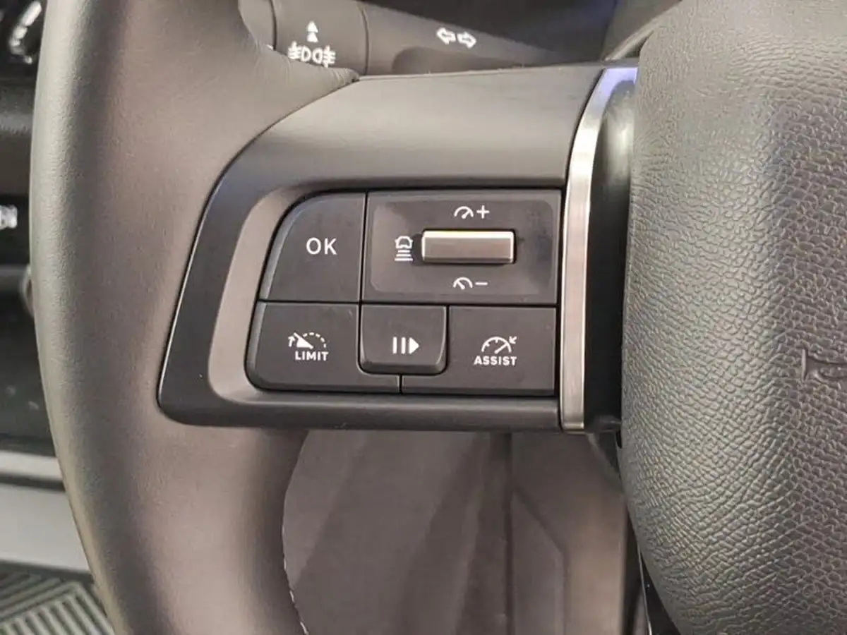 2024-citroen-c4-e-e-series-156ps-54kwh-big-14