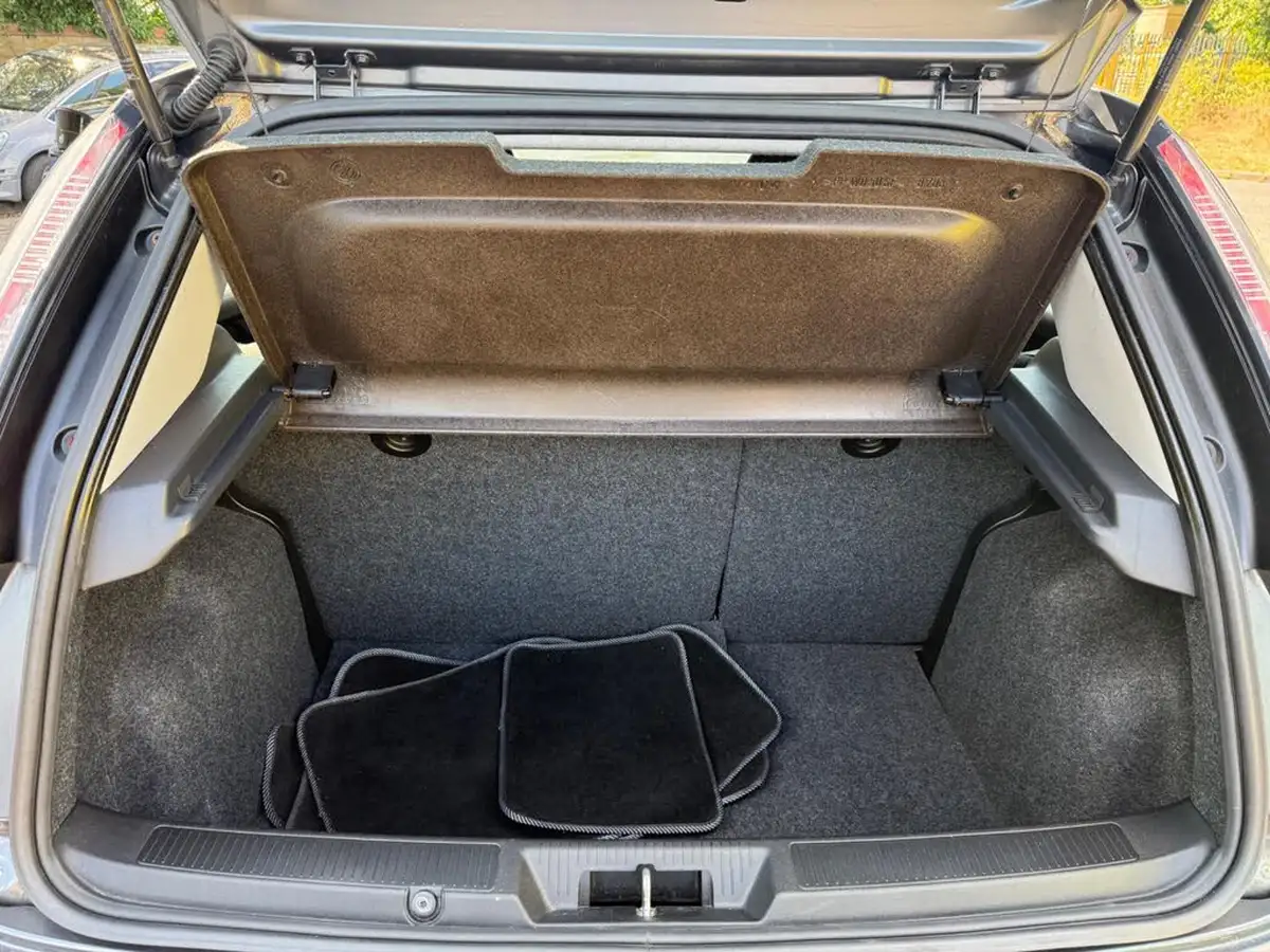 2014-fiat-punto-12-easy-3d-big-22