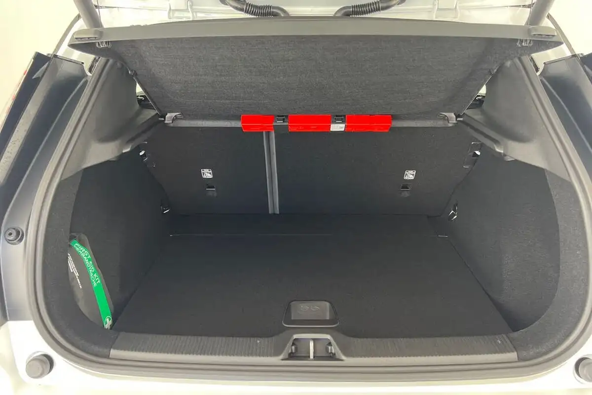 2025-volvo-ex30-e-single-motor-plus-extended-range-big-7