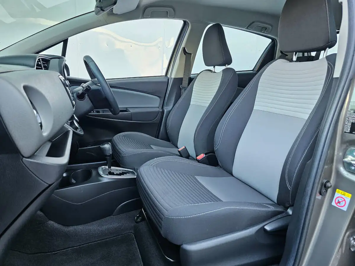 2019-toyota-yaris-15-vvt-i-icon-tech-98bhp-hybrid-1497cc-e-cvt-big-9