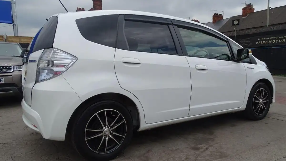 2013-honda-jazz-13-he-big-6