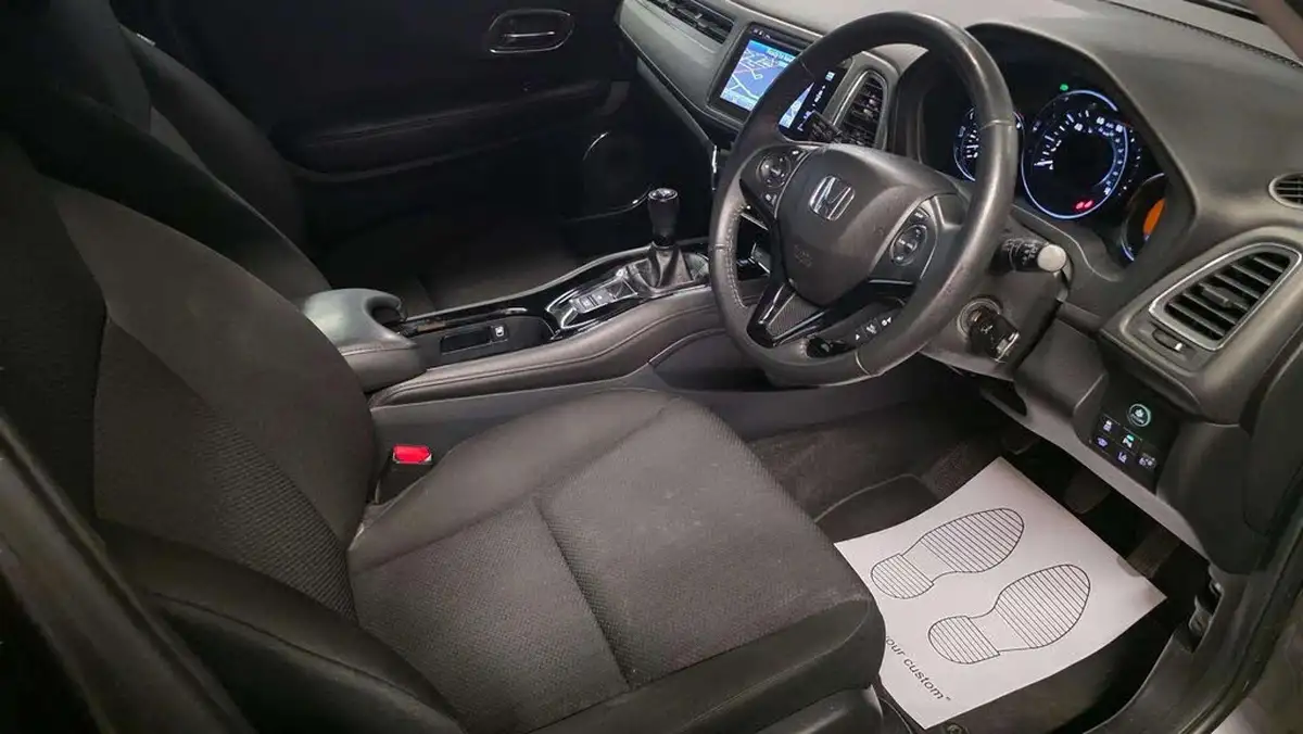 2016-honda-hr-v-15-i-vtec-se-navi-big-21