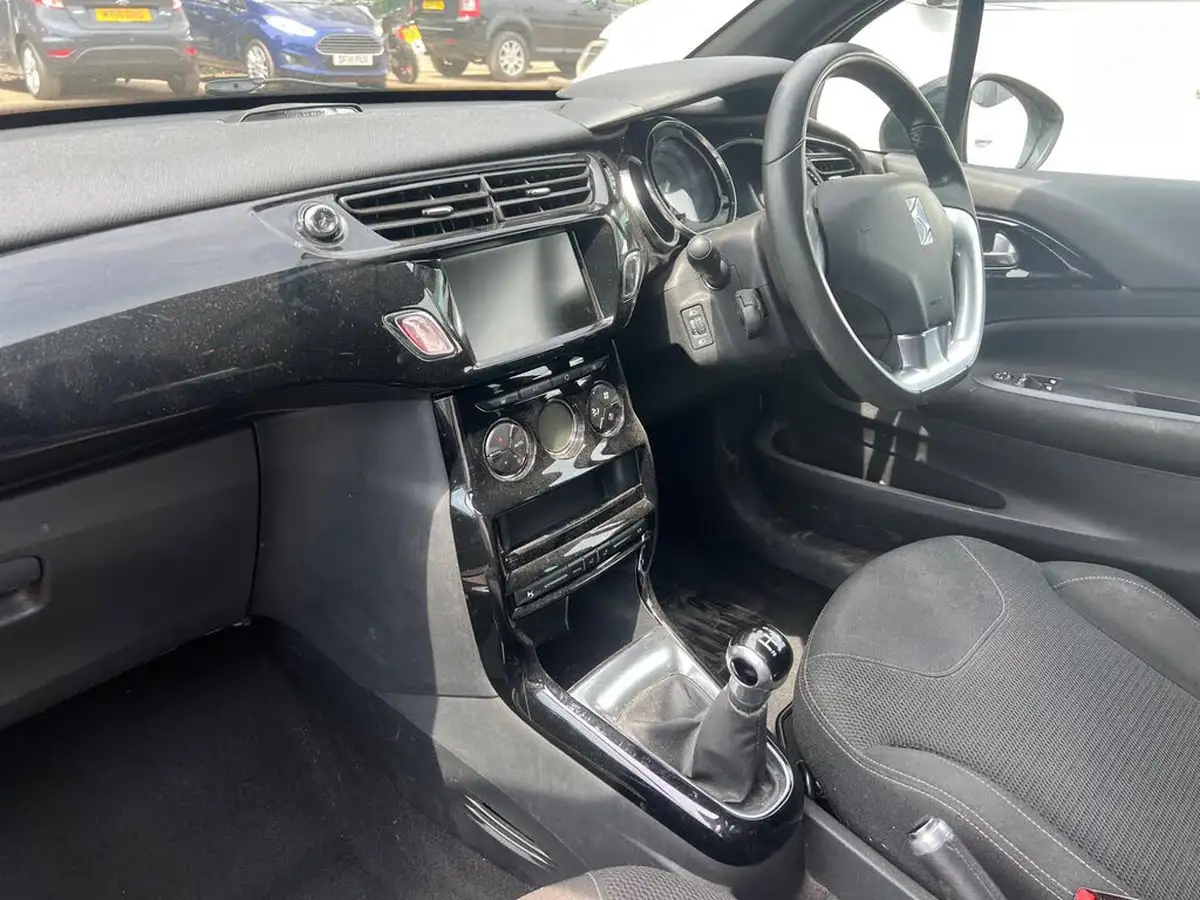 2017-citroen-c3-12-puretech-flair-82ps-big-6