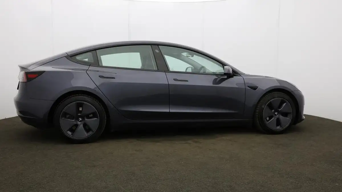 2023-tesla-model-3-e-long-range-346bhp-big-47