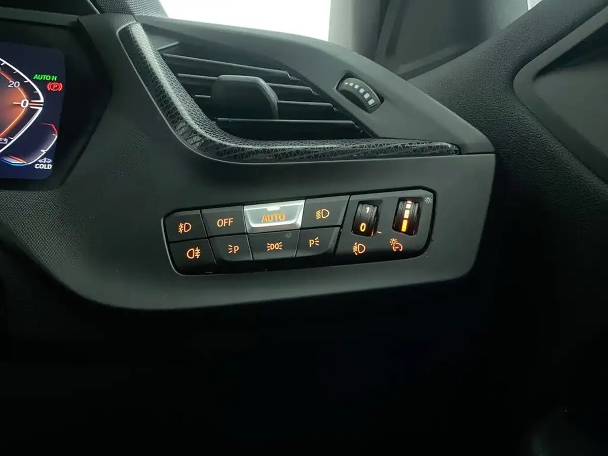 2024-bmw-1-series-15-118i-sport-dct-big-22
