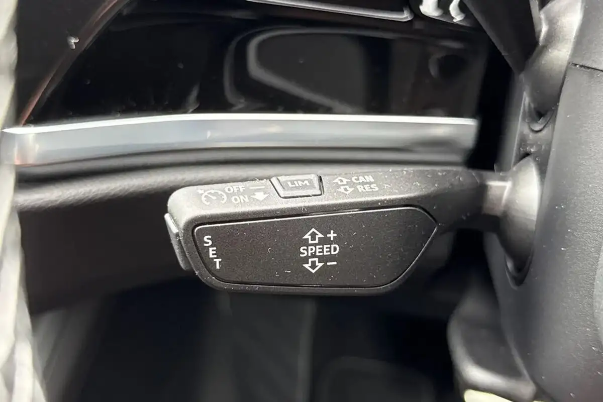 2025-audi-q3-15-35-tfsi-black-edition-station-wagon-s-tronic-big-47