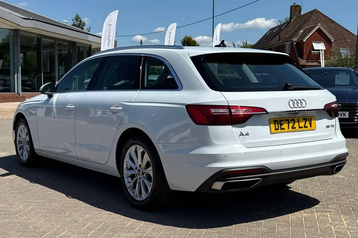 2022-audi-a4-avant-20-35-tdi-technik-big-5