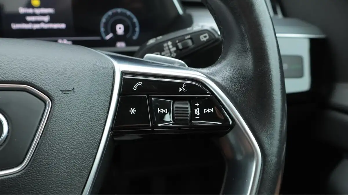 2020-audi-e-tron-50e-technik-big-25