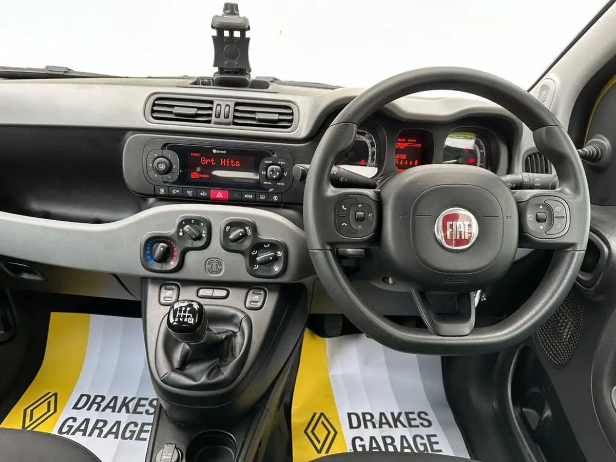 2019-fiat-panda-09-waze-4x4-big-14