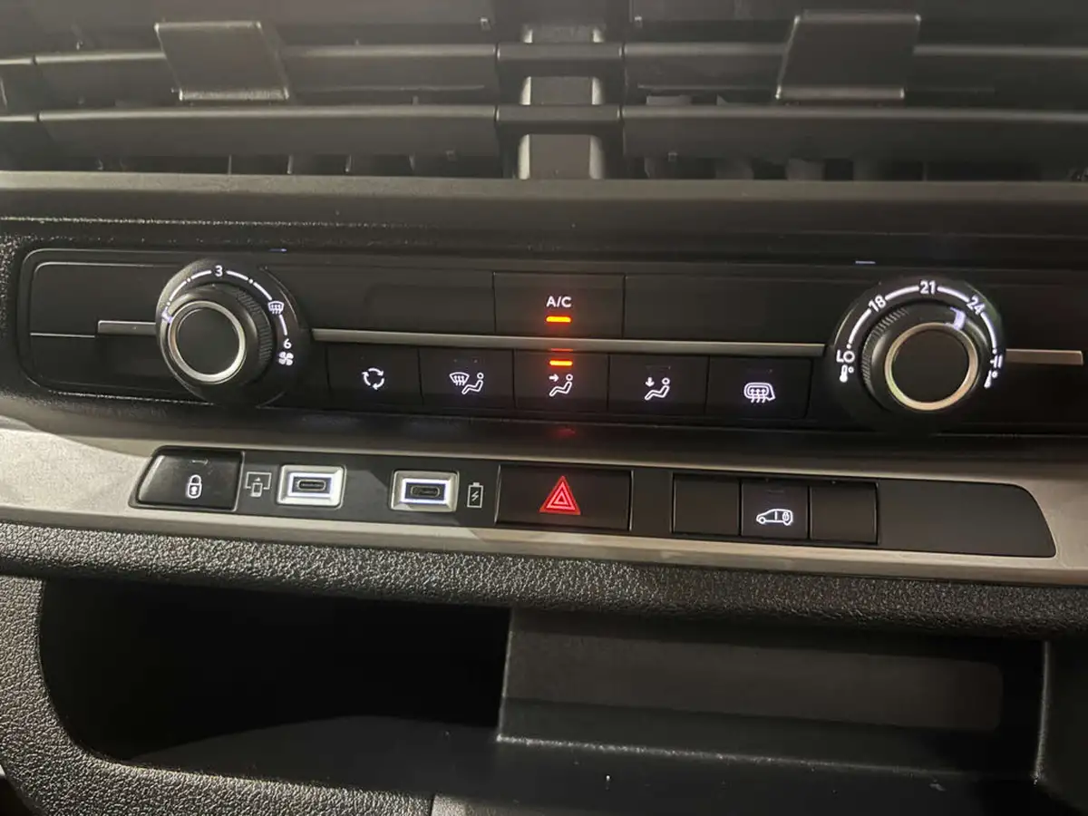 2024-vauxhall-vivaro-20td-xl-prime-panel-big-22