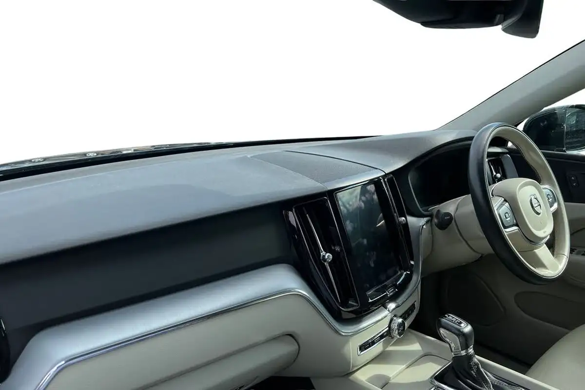 2019-volvo-xc60-20-t4-edition-big-1