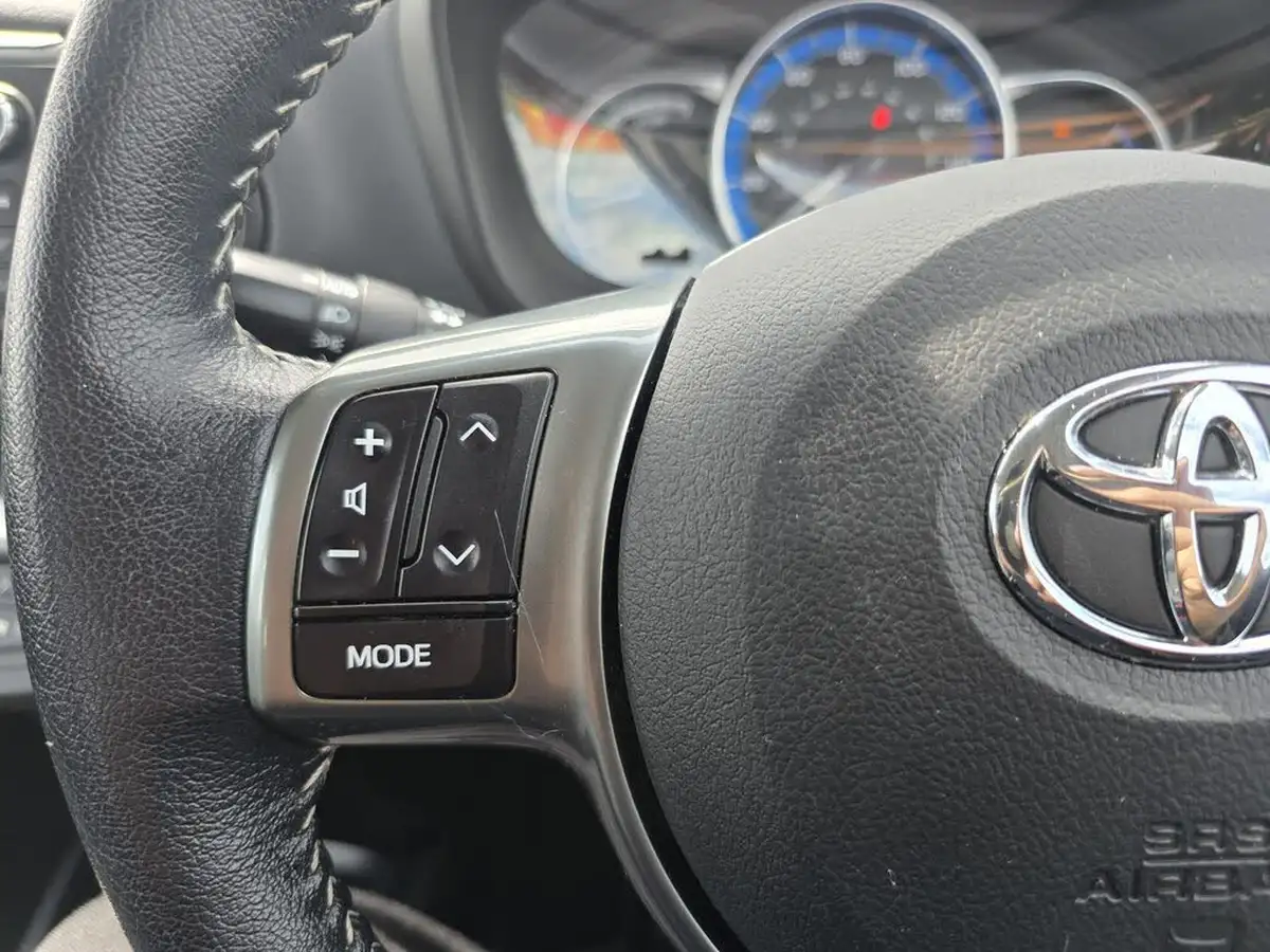 2015-toyota-yaris-15-vvt-i-excel-hybrid-15in-big-18