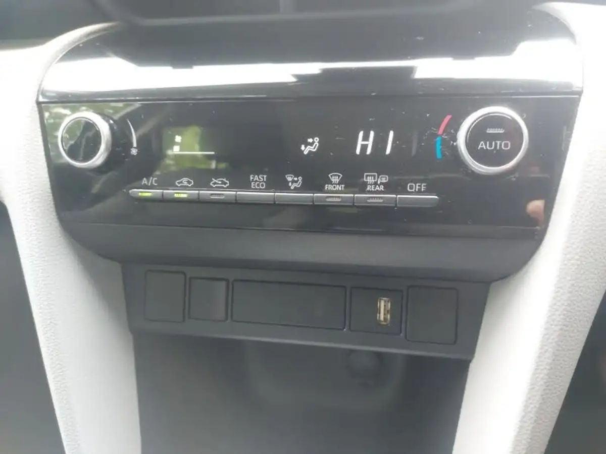 2022-toyota-yaris-cross-15-vvt-i-icon-big-17