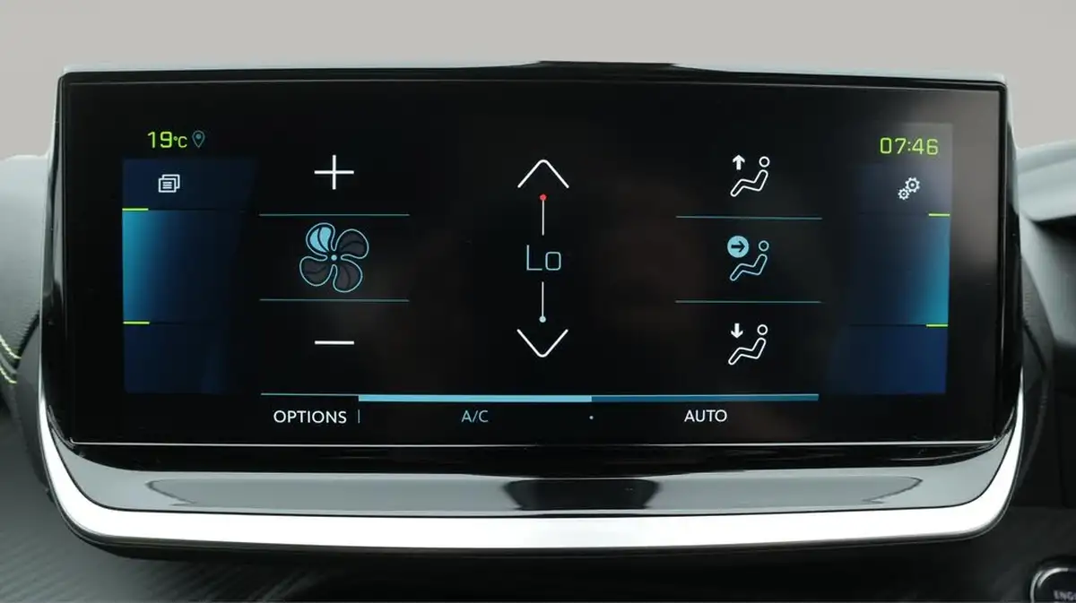 2023-peugeot-2008-suv-e-gt-136bhp-50kwh-station-wagon-big-12