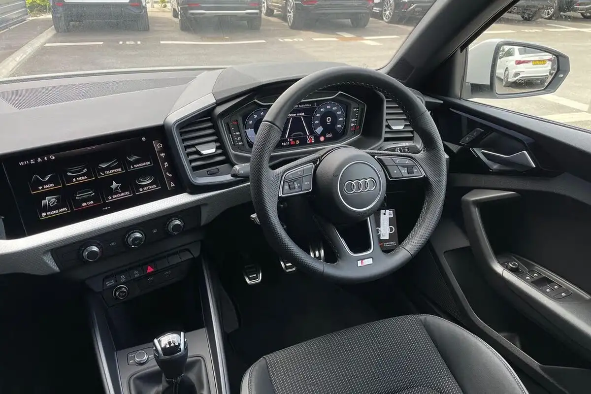 2025-audi-a1-10-30-tfsi-s-line-big-33