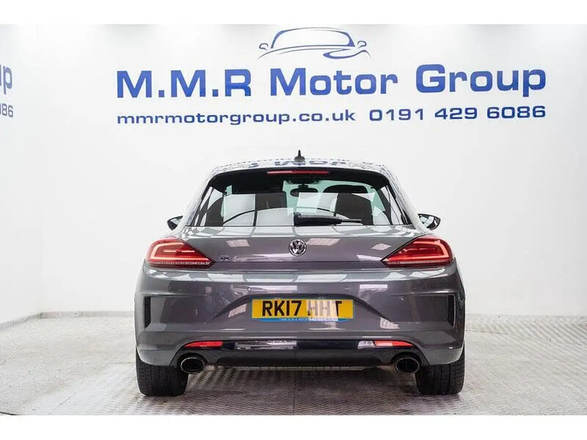 2017-volkswagen-scirocco-20-tsi-r-bmt-big-13