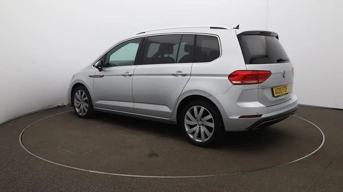 2020-volkswagen-touran-15-tsi-r-line-big-65