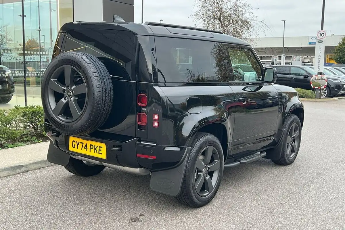 2024-land-rover-90-defender-30-d350-x-dynamic-hse-big-10