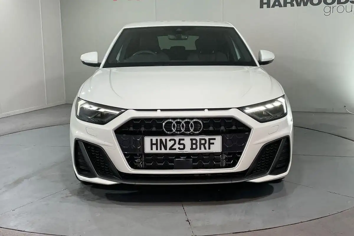 2025-audi-a1-10-30-tfsi-s-line-big-9