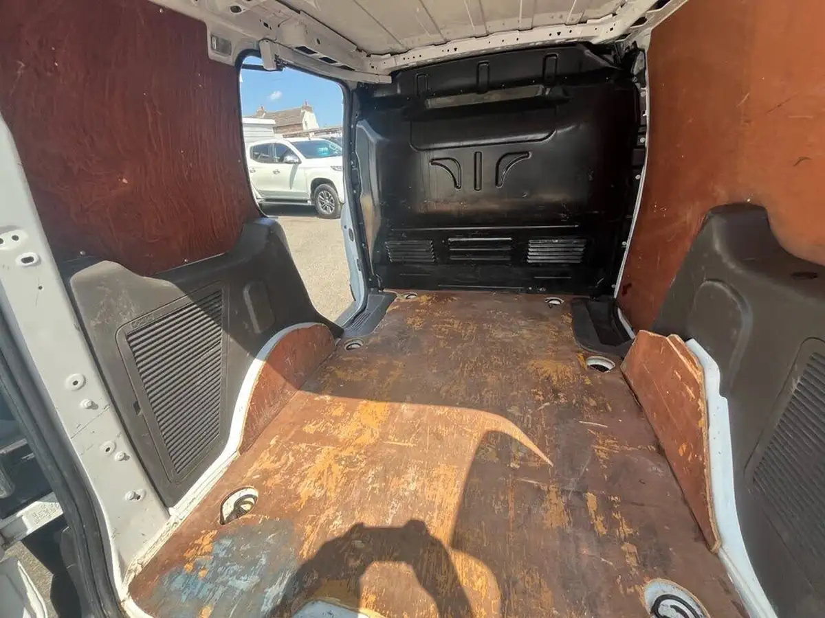2021-ford-transit-connect-big-24