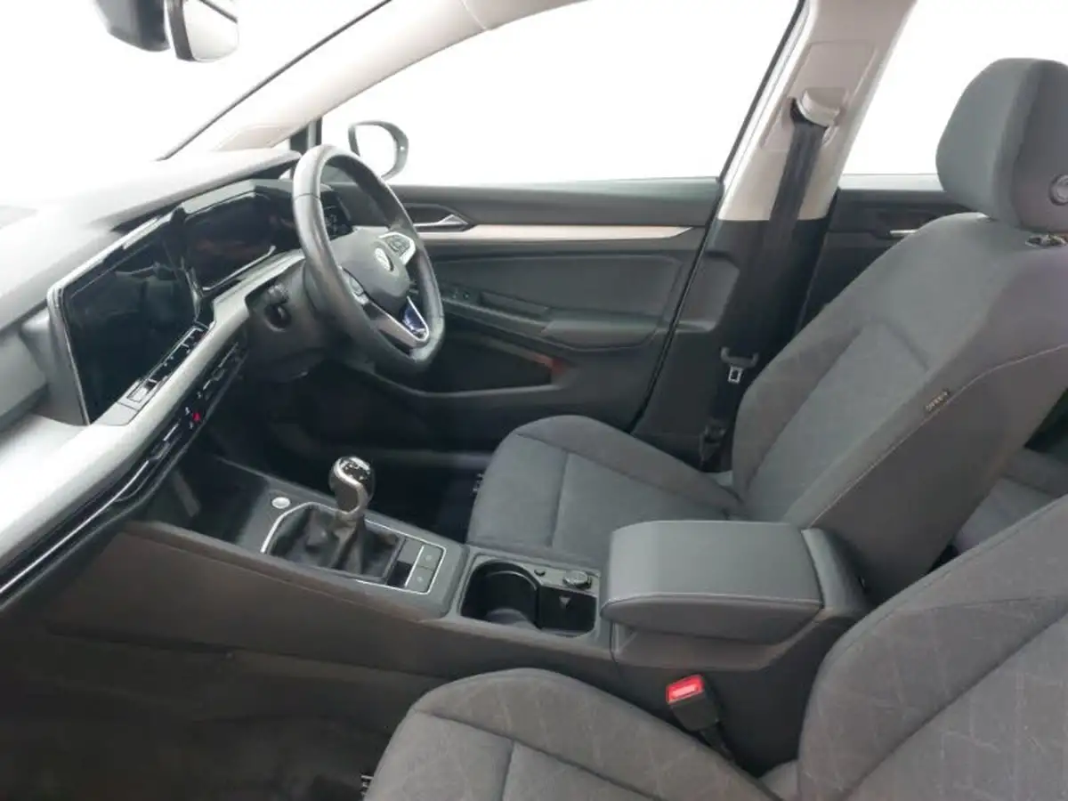 2022-volkswagen-golf-15-tsi-life-150ps-hatchback-big-4