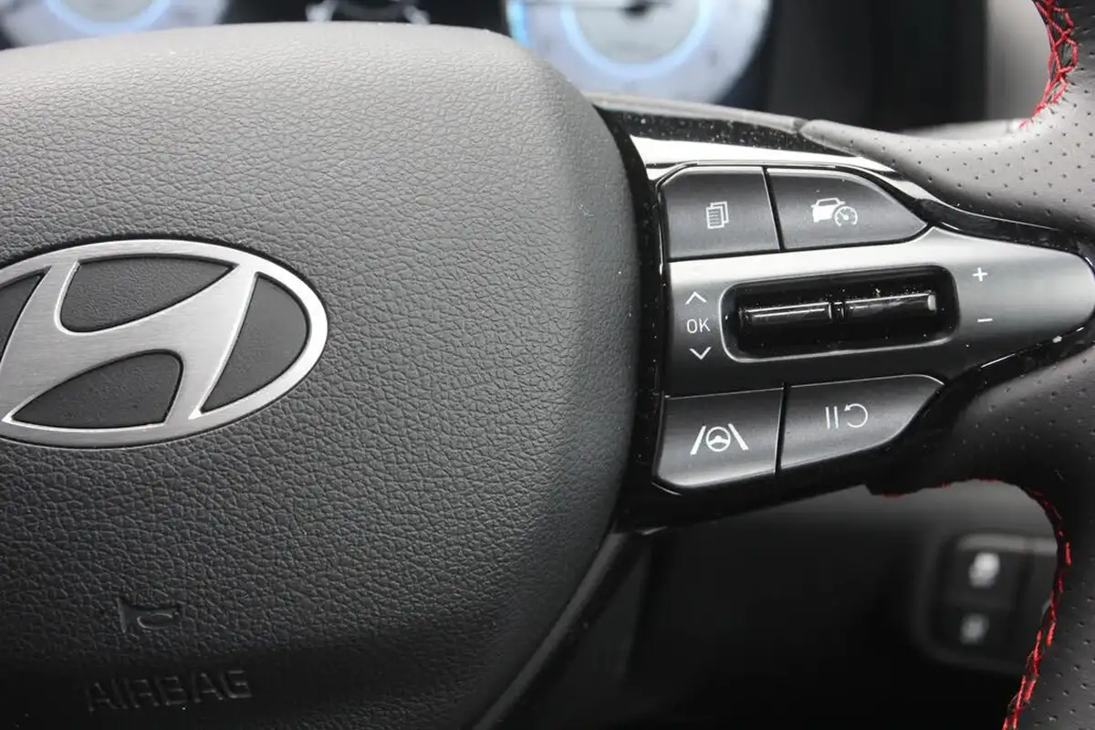 2025-hyundai-i20-10-t-gdi-n-line-s-big-12