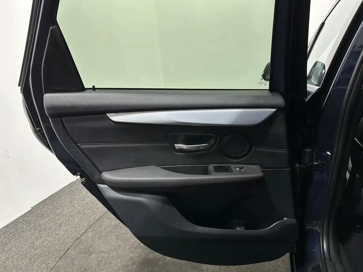 2019-bmw-2-series-15-218i-luxury-ss-active-dct-big-40