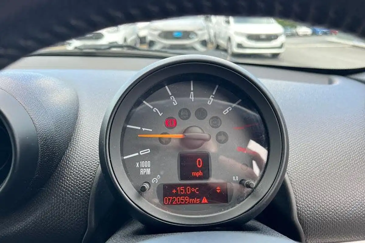 2014-mini-countryman-16-cooper-s-190bhp-big-12
