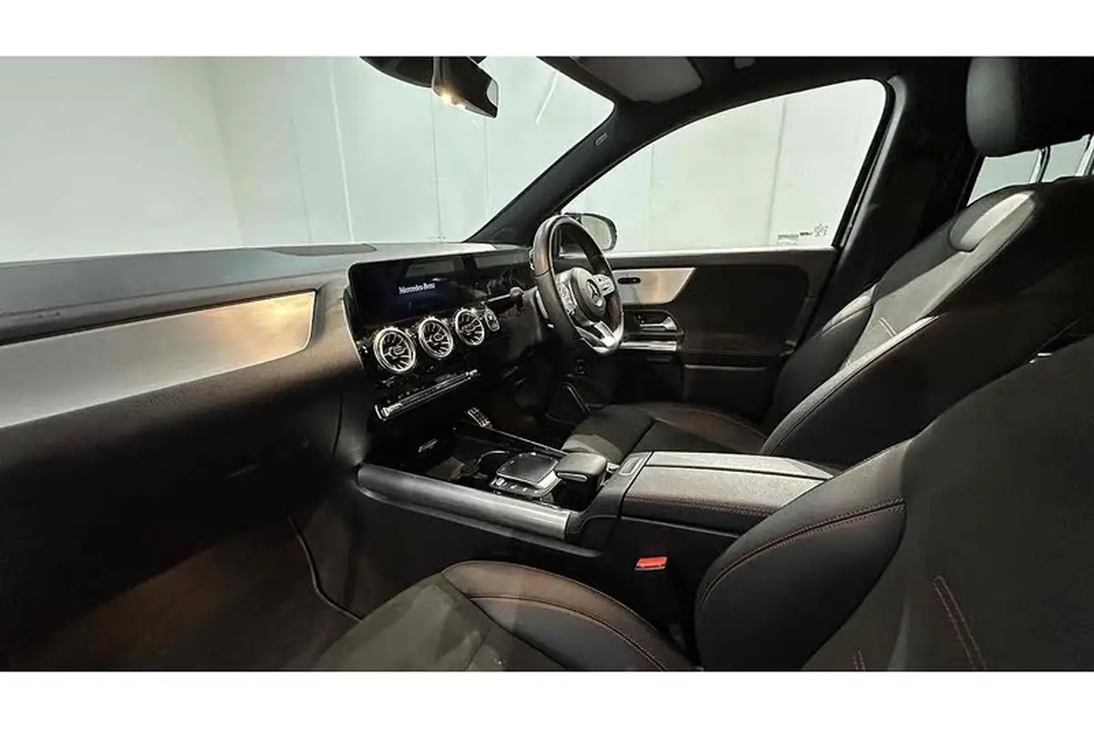 2021-mercedes-benz-eqa-e-eqa-250-amg-line-big-22