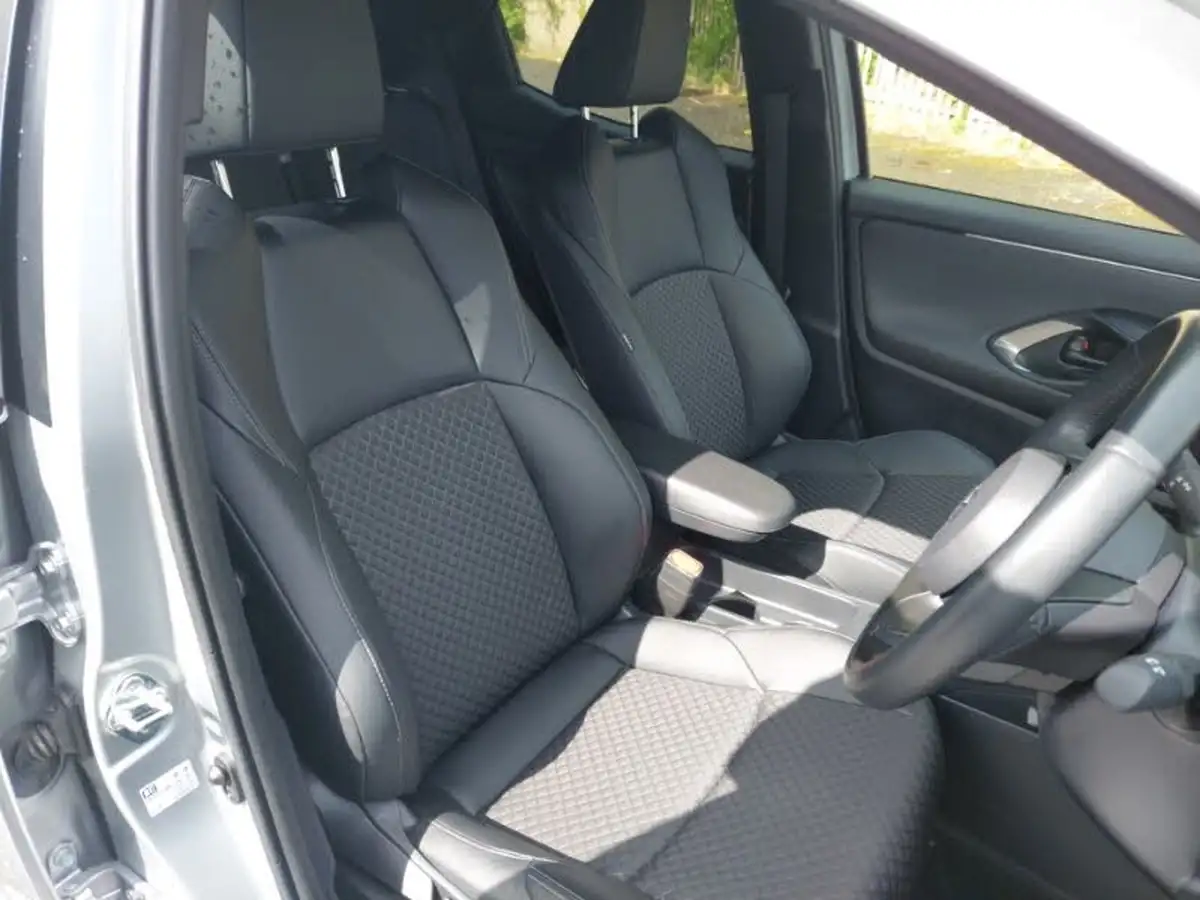 2024-mazda-mazda2-15-homura-big-14