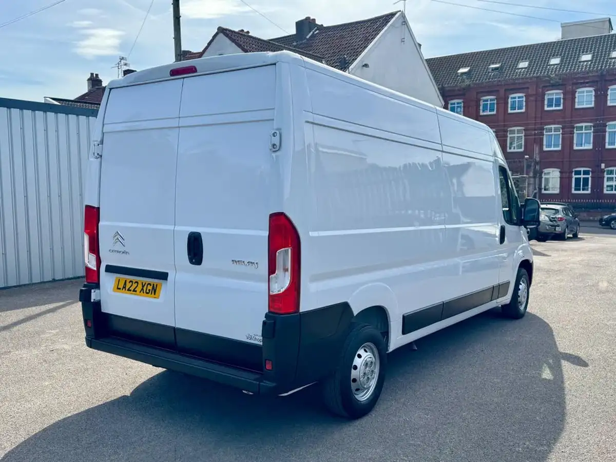 2022-citroen-relay-22bluehdi-35-l3h2-enterprise-panel-big-8