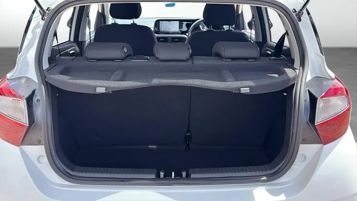 2024-hyundai-i10-10-premium-63ps-auto-big-4