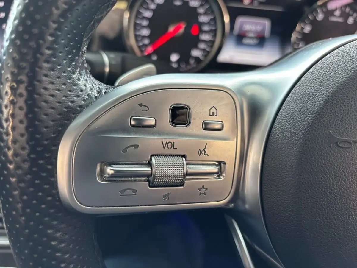 2018-mercedes-benz-e-class-20-e200-amg-line-ss-saloon-4d-big-18