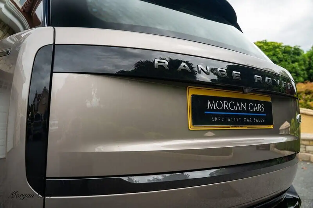 2022-land-rover-range-rover-30-p400-se-big-8