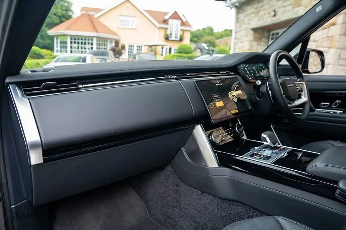 2022-land-rover-range-rover-30-p400-se-big-36
