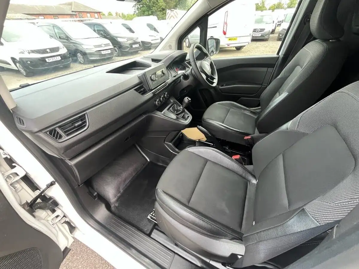 2023-renault-kangoo-15dci-ml19-95-start-big-14
