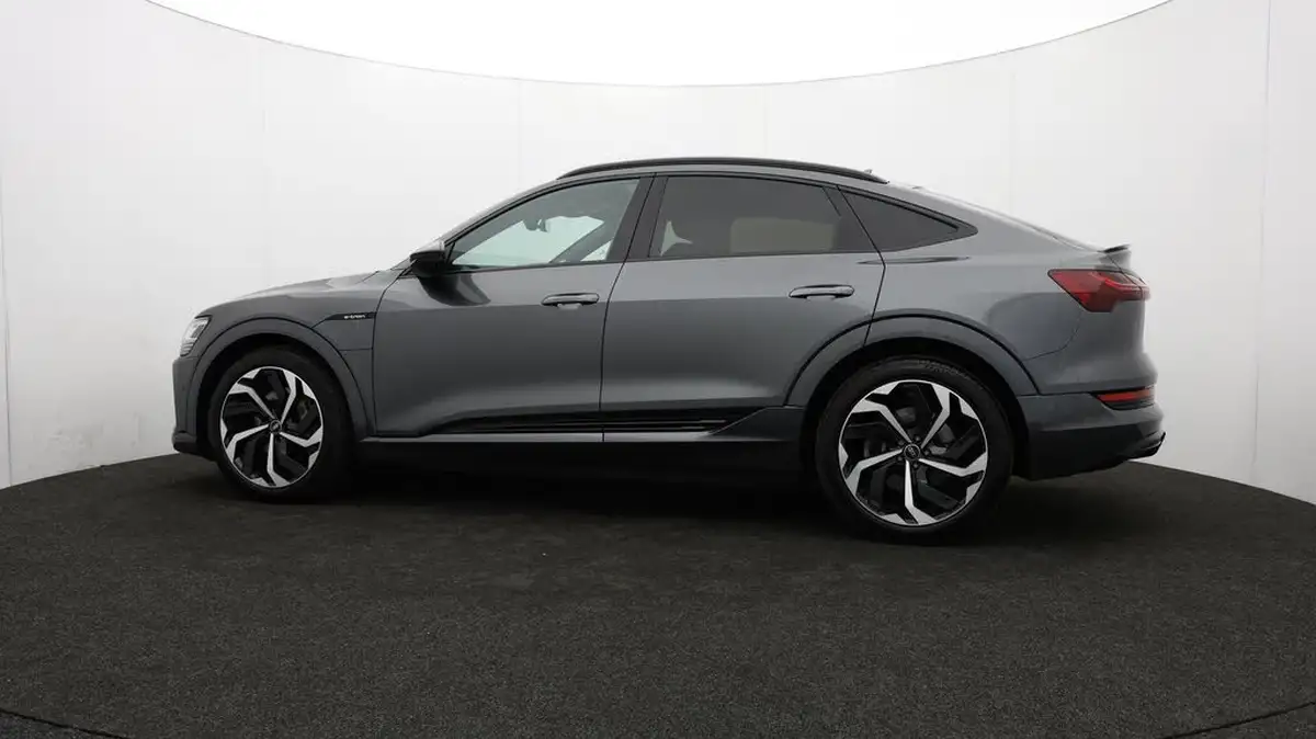 2022-audi-e-tron-50e-black-edition-sportback-big-74