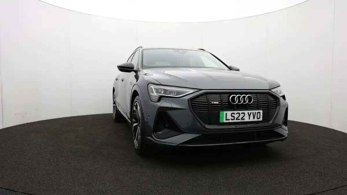 2022-audi-e-tron-50e-black-edition-sportback-big-50