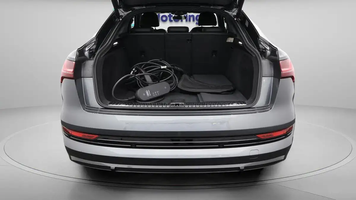 2022-audi-e-tron-50e-black-edition-sportback-big-26