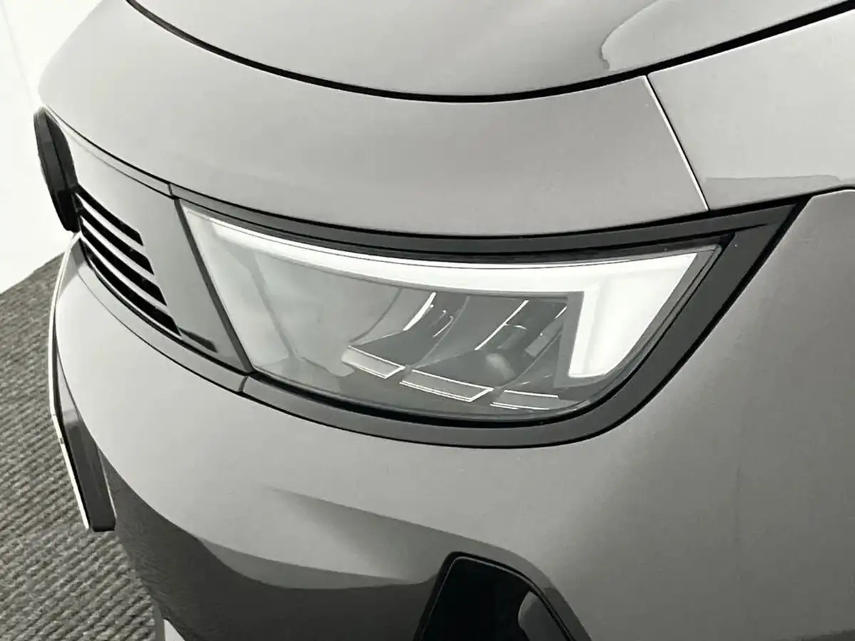 2022-vauxhall-astra-12-turbo-gs-line-hatchback-big-14