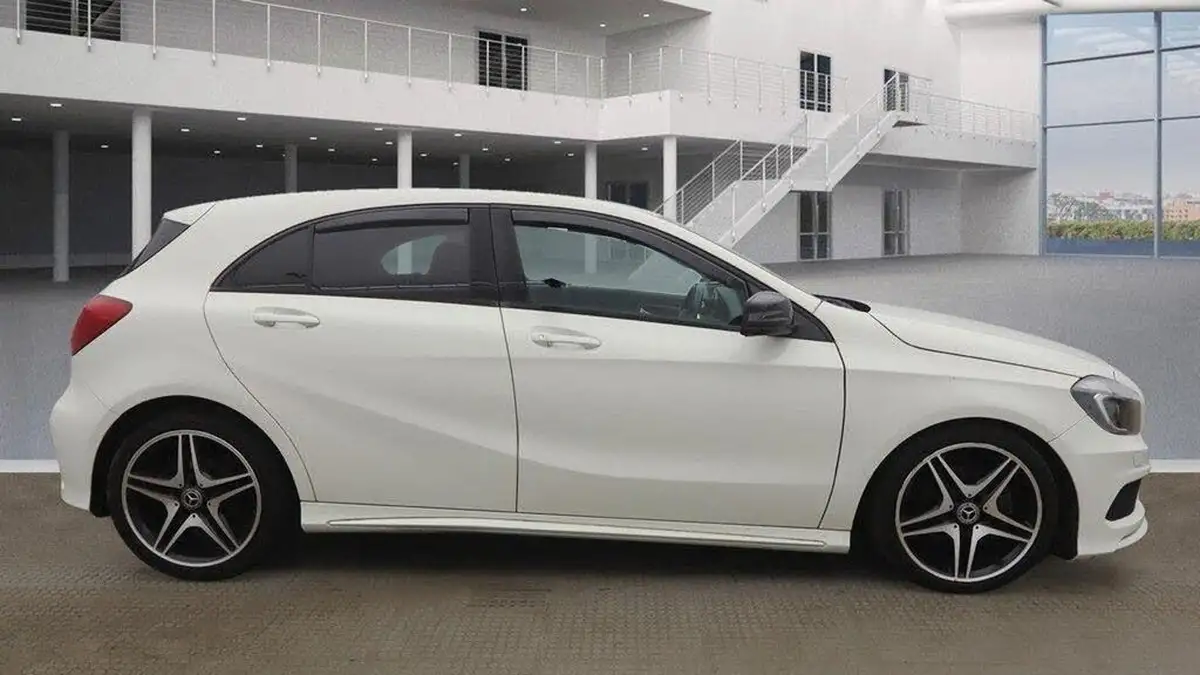 2013-mercedes-benz-a-class-18-cdi-a180-amg-sport-109bhp-big-8