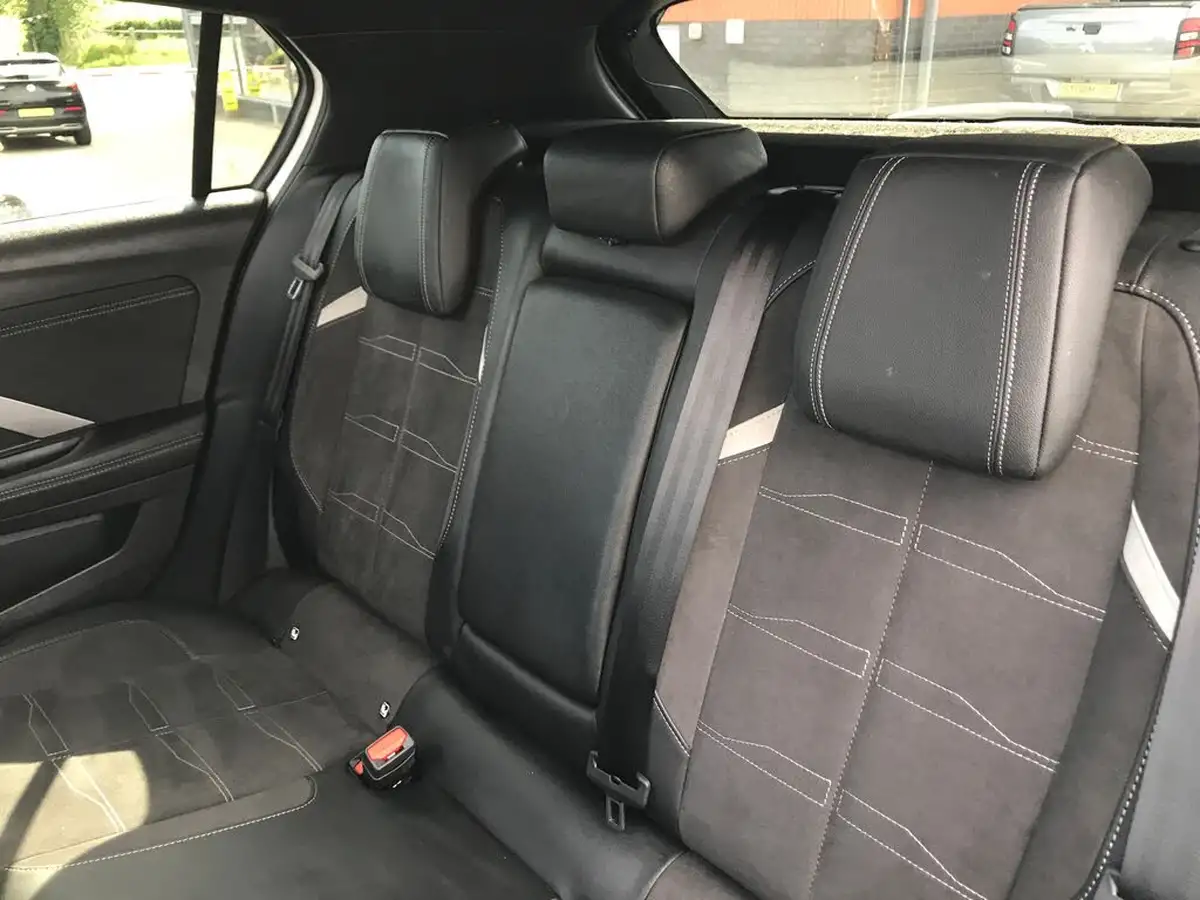 2024-vauxhall-astra-12-turbo-ultimate-130ps-hatchback-big-5