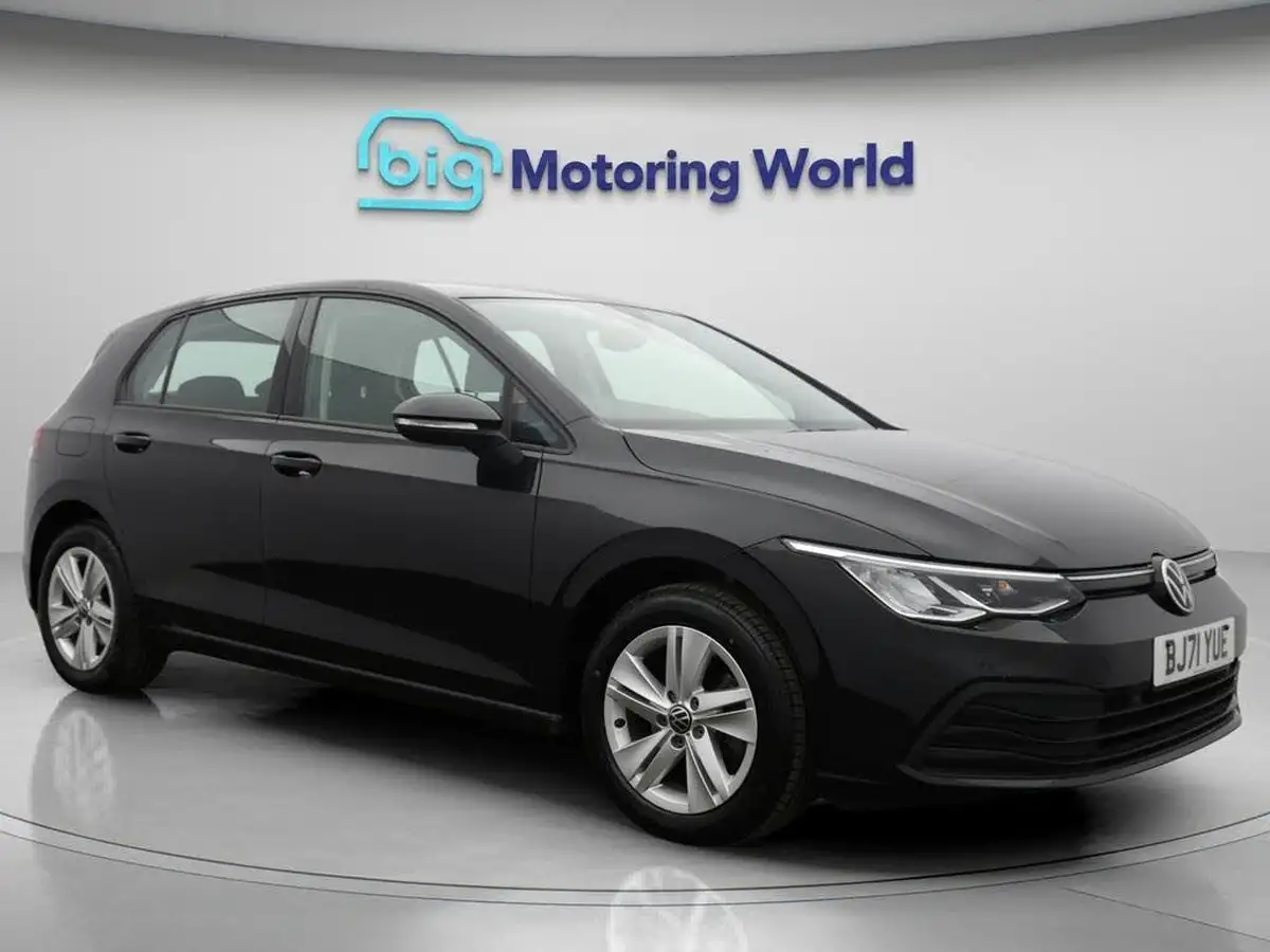 2021-volkswagen-golf-15-tsi-life-130ps-hatchback-big-0