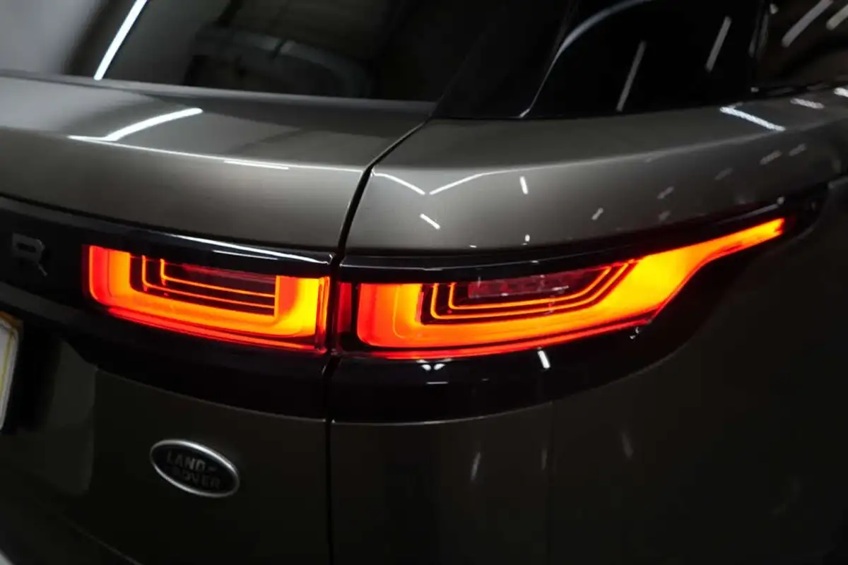 2019-land-rover-range-rover-velar-20-d240-r-dynamic-hse-big-10