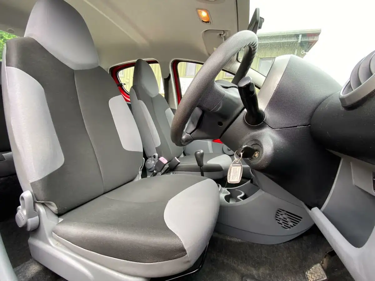 2009-citroen-c1-10-vt-5d-big-8